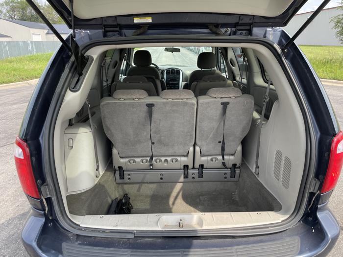 2007 chrysler town-&-country touring with 216573 miles for sale near elk-river, minnesota 6923e1d24f1d44ceb9fa9d24b8670f86.jpg
