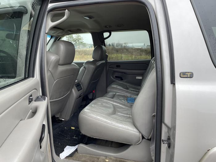 2004 chevrolet suburban with 289418 miles for sale near elk-river, minnesota 6d0940e4916740f29f862d9f1bf70a6c.jpg