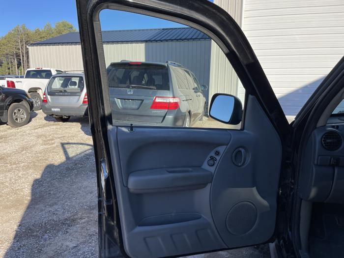 2006 jeep liberty renegade with 239782 miles for sale near elk-river, minnesota 6edb3eb148ed4a67ac740f883ff411c1.jpg