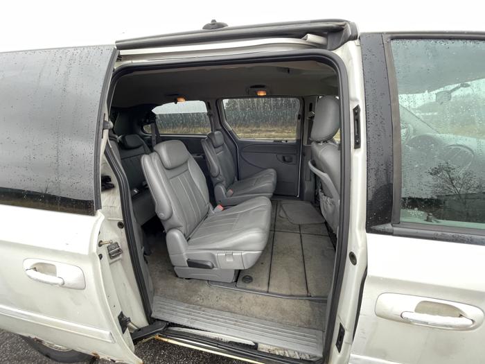 2007 dodge caravan-grand-caravan sxt with 96603 miles for sale near elk-river, minnesota 6fbc6127f10a42f0a197820337925455.jpg