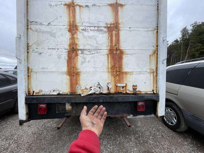 2004 chevrolet express sel with 162588 miles for sale near elk-river, minnesota 6fc19b7976da449fb5527893749364af.jpg