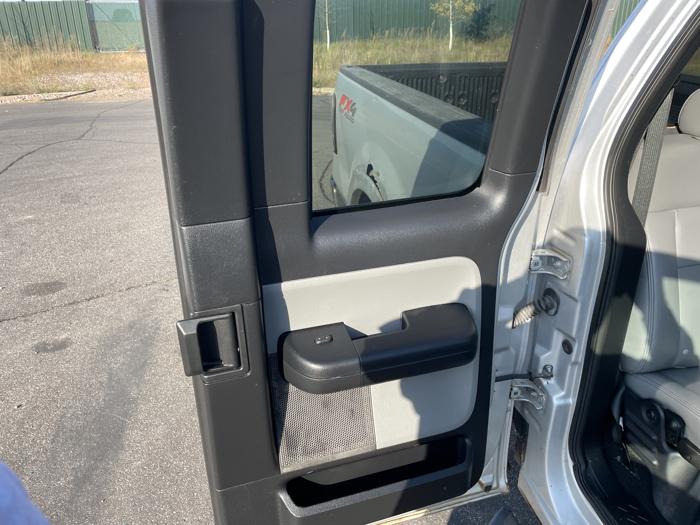 2005 ford f-150 xlt with 236468 miles for sale near elk-river, minnesota 6fe65c32a5fa40179a12cff8be39345c.jpg