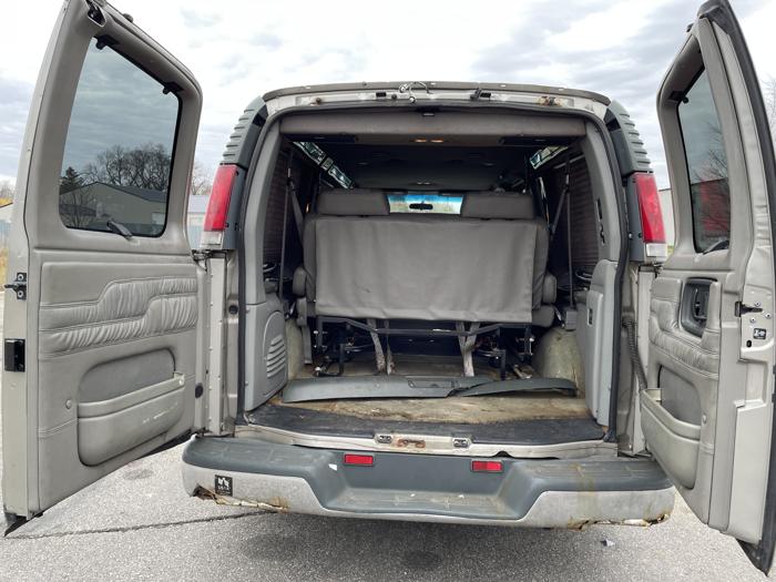 2001 chevrolet express sel with 205506 miles for sale near elk-river, minnesota 7374f1a2964b489d844c333a7ae74a15.jpg