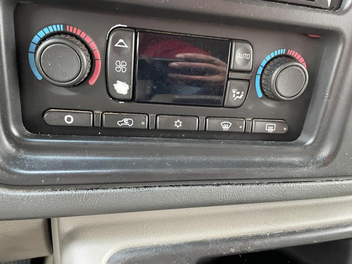 2004 chevrolet suburban with 289418 miles for sale near elk-river, minnesota 73ad2ca9526c48ab81a4e228014c0269.jpg