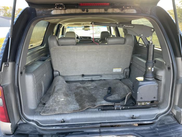 2003 gmc yukon-xl 1500 with 309803 miles for sale near elk-river, minnesota 73cb4ca644674e1ebfe58ea4c5d94c5e.jpg