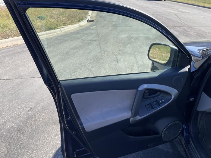 2007 toyota rav4 sel with 193528 miles for sale near elk-river, minnesota 740937a0643047308f1cb2c99608bb40.jpg