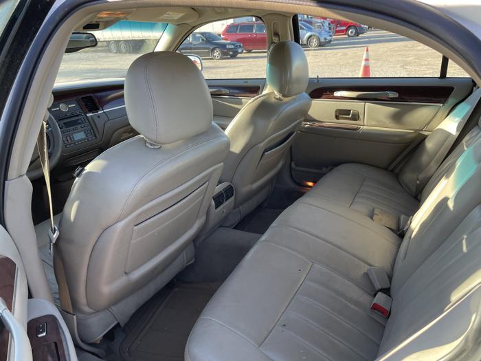 2005 lincoln town-car sel with 236457 miles for sale near elk-river, minnesota 79b21e48240748c49f007b48b875d4c7.jpg