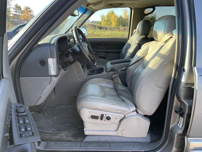 2003 gmc yukon-xl 1500 with 309803 miles for sale near elk-river, minnesota 7a8e14575c634443bdc4447818052397.jpg