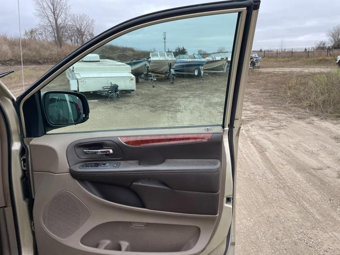 2012 chrysler town-and-country sel with 260369 miles for sale near elk-river, minnesota 7a9610506b2b4cd5ac67eb30205c9c58.jpg