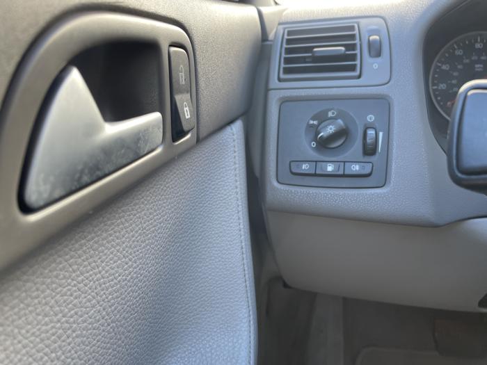 2005 volvo s40 sel with 104898 miles for sale near elk-river, minnesota 7bdc2da72a2041f9925be8d25ca67e4e.jpg