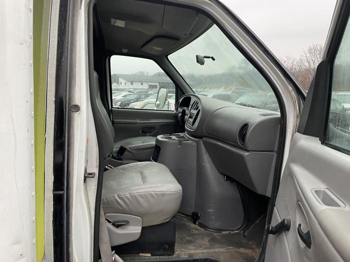 2000 ford e-350 super-duty-cutaway with 179377 miles for sale near elk-river, minnesota 7c884706d3ec405487dbd22a7f978cf3.jpg