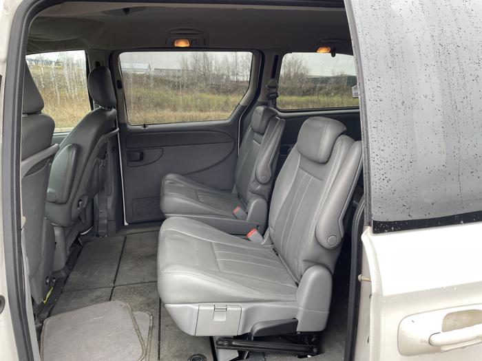 2007 dodge caravan-grand-caravan sxt with 96603 miles for sale near elk-river, minnesota 825ae031d4254a4fa99fd28a21cae1e5.jpg