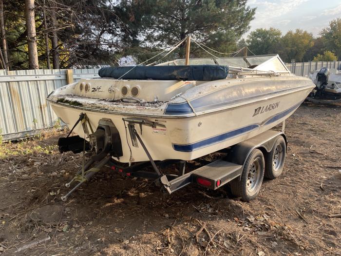 2006 larson escape for sale near elk-river, minnesota 8496e7b39b7445d28820a26f5518b0ad.jpg