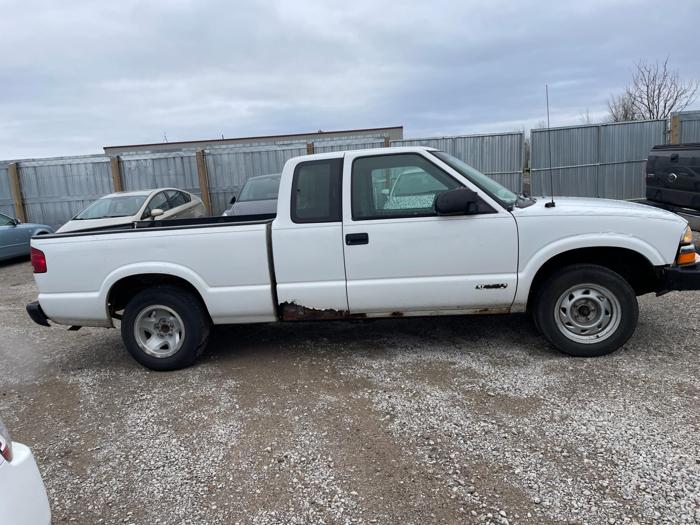 2001 chevrolet s-10-pickup with 161221 miles for sale near elk-river, minnesota 85150092005d49178d1570445ae54248.jpg