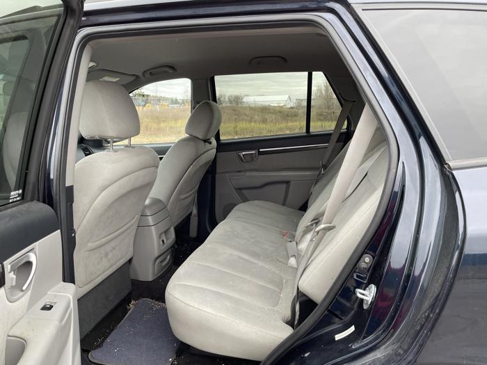 2009 hyundai santa-fe gls with 131367 miles for sale near elk-river, minnesota 87075bc19c3844f482b3c41231bf5148.jpg