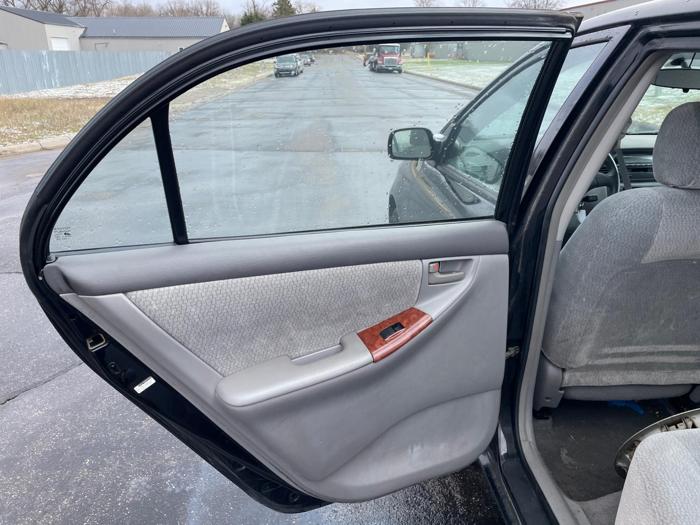 2004 toyota corolla with 160339 miles for sale near elk-river, minnesota 8729eb916d6b4ee48375808ba5e66ee3.jpg