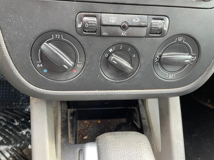 2008 volkswagen rabbit with 191973 miles for sale near elk-river, minnesota 87a95371cea94490810e95166c55ee3f.jpg