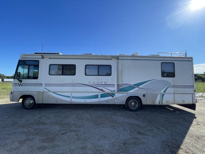 1999 ford motorhome-chassis super-duty with 106821 miles for sale near elk-river, minnesota 89a2fea4e6ff4cecbd8d55c2e2d6f843.jpg