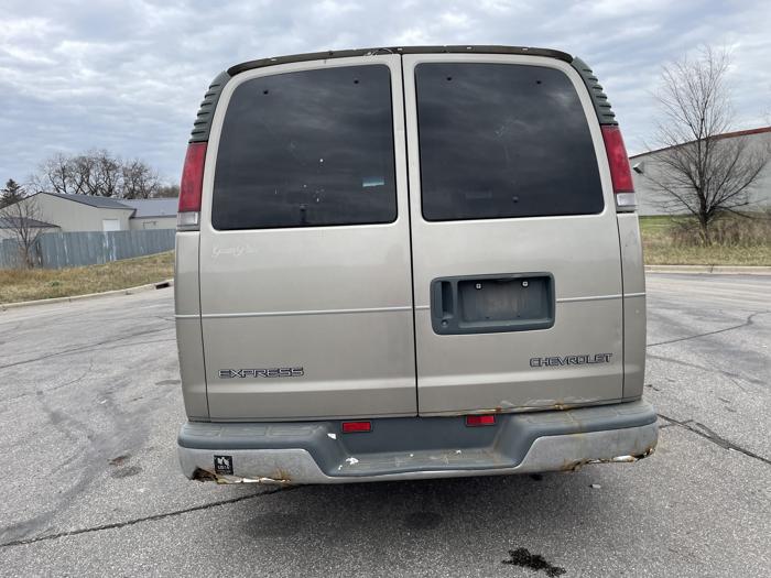 2001 chevrolet express sel with 205506 miles for sale near elk-river, minnesota 8a997157978c4335b0cf4e188021166f.jpg