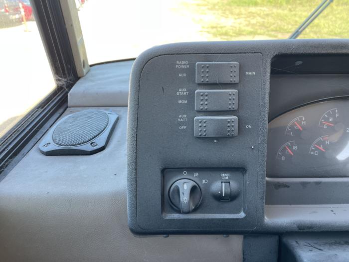 1999 ford motorhome-chassis super-duty with 106821 miles for sale near elk-river, minnesota 8f588a5b548a49aabdf04e927656bdc9.jpg