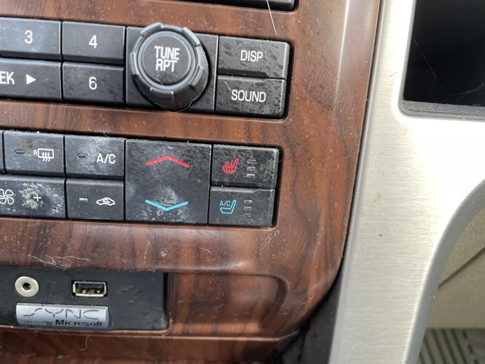 2010 ford f-150 sel with 325365 miles for sale near elk-river, minnesota 934cdc5e344c4de6813e565a7be0dfe8.jpg