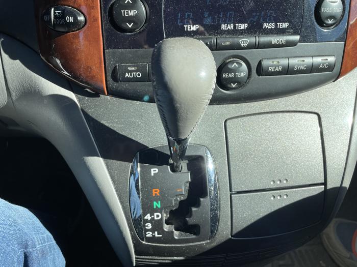 2004 toyota sienna xle with 268017 miles for sale near elk-river, minnesota 935097e3da5f4e3489578b68d25a7a1d.jpg
