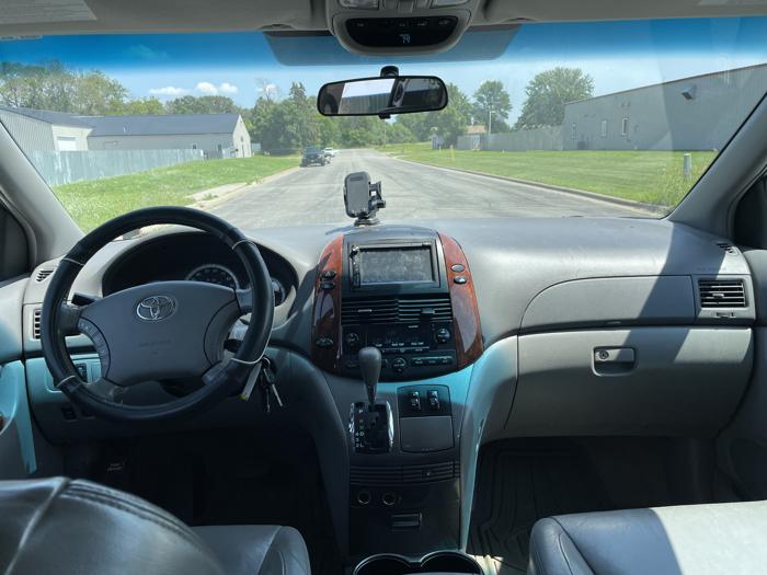 2005 toyota sienna xle with 230625 miles for sale near elk-river, minnesota 95a576b882214d239582ae06e88489bd.jpg