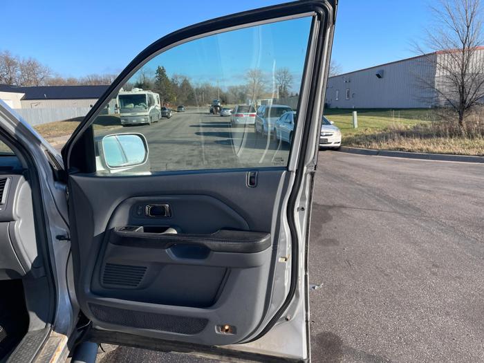 2005 honda pilot ex-l with 286175 miles for sale near elk-river, minnesota 96666d7bc5544936a49534a7202ec679.jpg