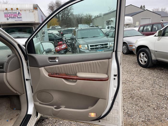 2007 toyota sienna xle with 215279 miles for sale near elk-river, minnesota 9841077ff1d841ac9796476a47f20698.jpg