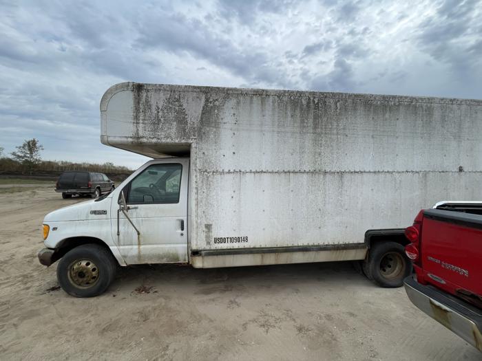 2001 ford econoline super-duty with 179206 miles for sale near elk-river, minnesota 9a1b26a26fc54a73a71c89e5aae0b215.jpg