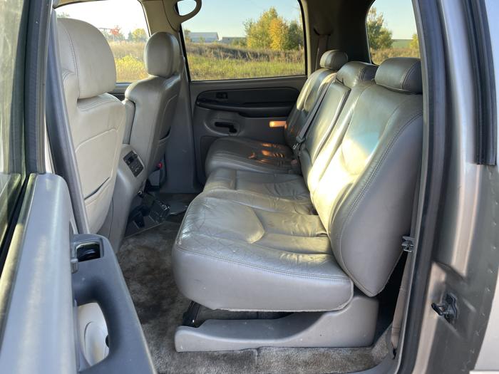 2003 gmc yukon-xl 1500 with 309803 miles for sale near elk-river, minnesota 9a7442da3edd4f779abefa18875d899c.jpg