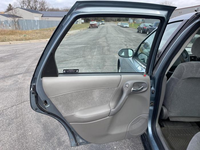 2002 saturn ls1 with 235113 miles for sale near elk-river, minnesota 9ac5bfaebe5444ccb5dd10aa93204b7a.jpg