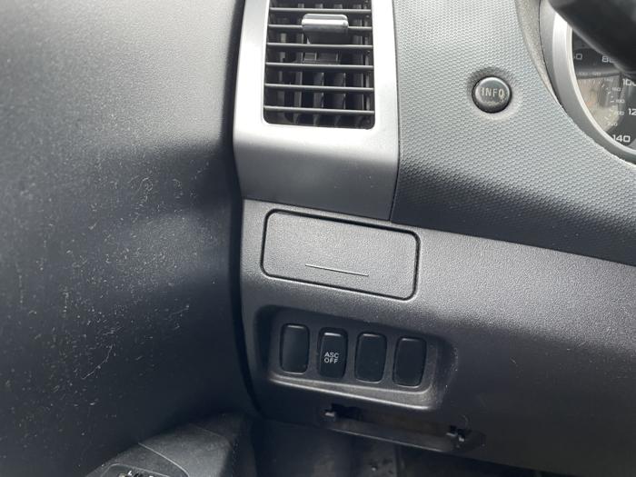 2007 mitsubishi outlander xls with 168949 miles for sale near elk-river, minnesota 9b2f3bd5b54f4bc19368641bb3a33cc2.jpg