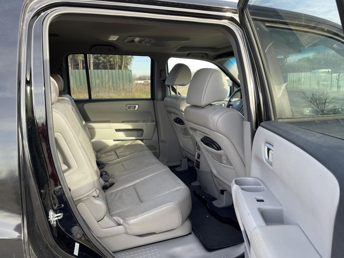 2010 honda pilot ex-l with 246273 miles for sale near elk-river, minnesota 9b790b1e0fcd475f975334227620207a.jpg