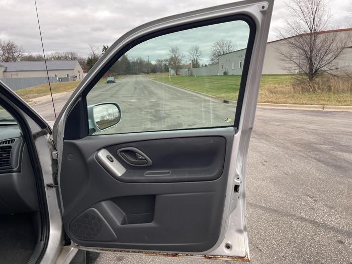 2005 mazda tribute s with 211798 miles for sale near elk-river, minnesota 9db7c786aaec4420a15344efff003fce.jpg