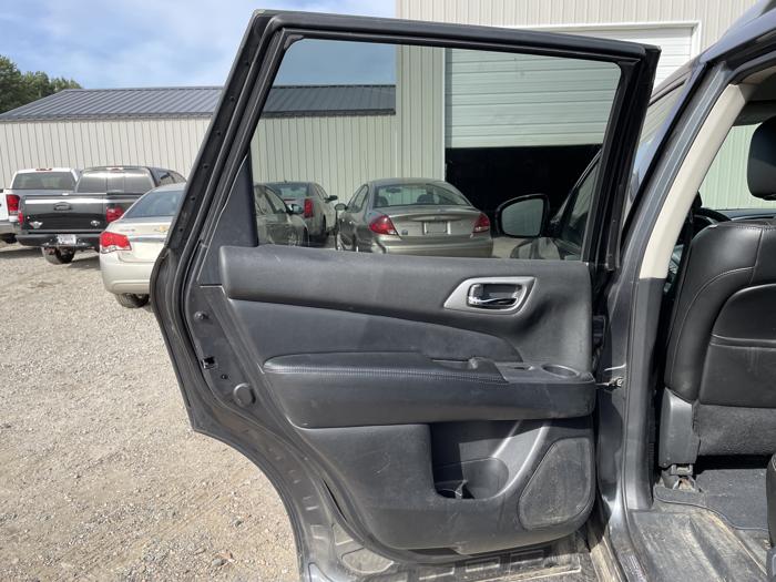 2014 nissan pathfinder-sv- sl with 119472 miles for sale near elk-river, minnesota 9ed7ca99a284405a96f81d42fe37b8a7.jpg