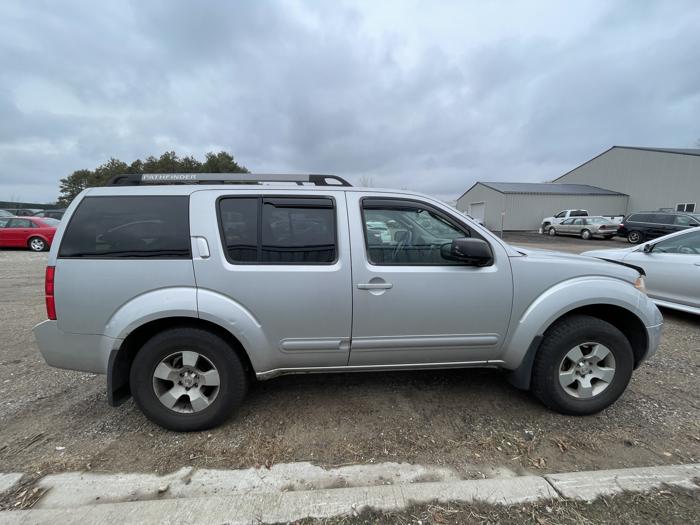 2005 nissan pathfinder sel with 260382 miles for sale near elk-river, minnesota a0195ae8eb4c43faad56ce90ddbe736a.jpg