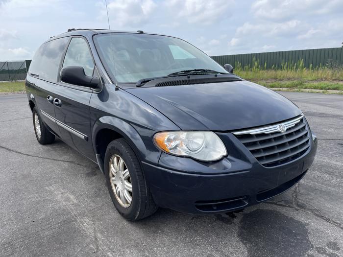2007 chrysler town-&-country touring with 216573 miles for sale near elk-river, minnesota a1530a26c80b43588f7d84f720a1a5d1.jpg