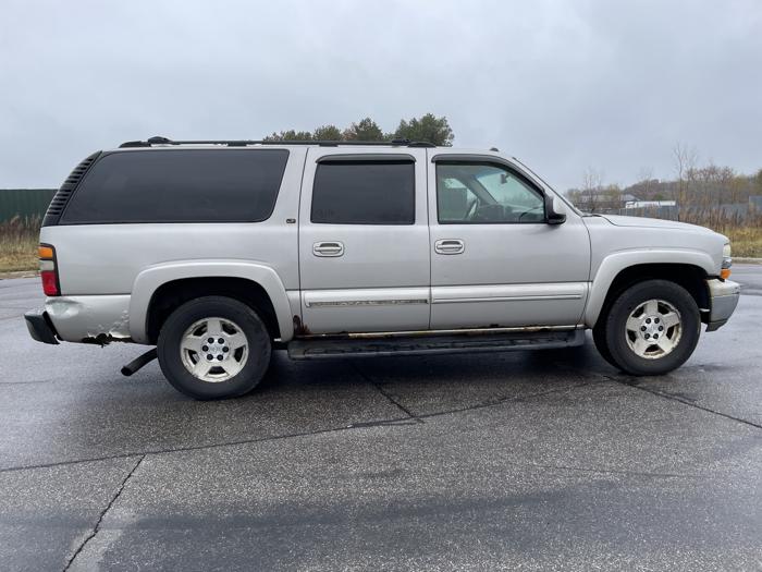 2004 chevrolet suburban with 289418 miles for sale near elk-river, minnesota a1aab22393cd4f1285a78ffa8485ef04.jpg