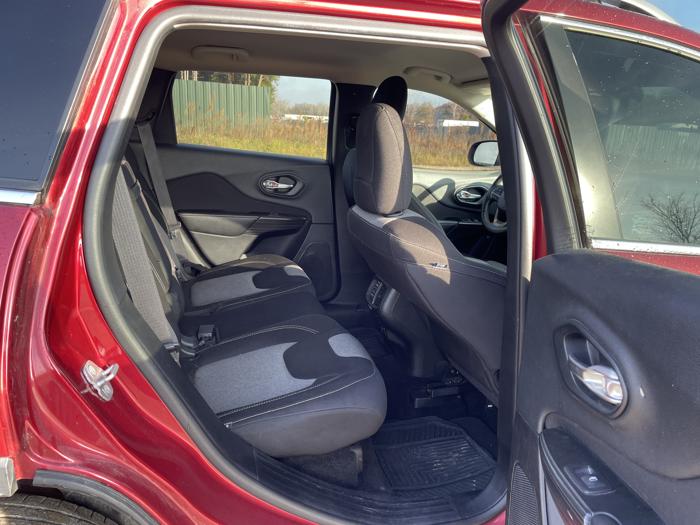 2014 jeep cherokee latitude with 110418 miles for sale near elk-river, minnesota a38a787b5c1843bb86694ca0f2a9202c.jpg