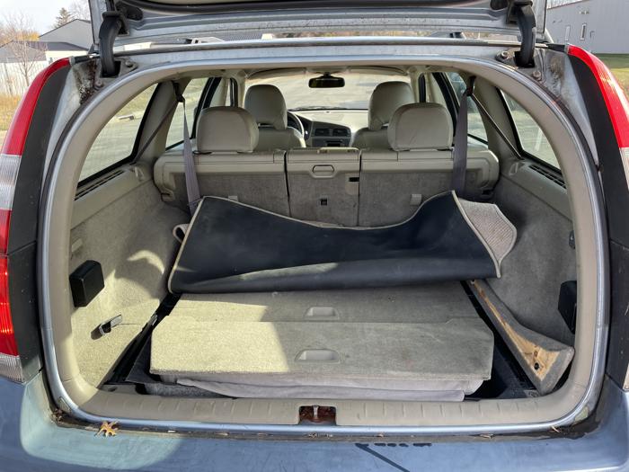2001 volvo v70 with 186232 miles for sale near elk-river, minnesota a4212121549c4146bb3ce52f5d04157e.jpg