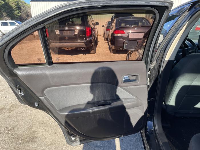 2011 ford fusion se with 145884 miles for sale near elk-river, minnesota a4deb910439e4582b0a5e94bfb6433a1.jpg