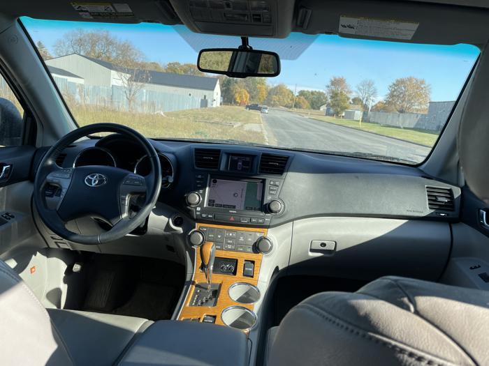 2008 toyota highlander-limited- limited with 184982 miles for sale near elk-river, minnesota a8150797f2114dcb850cec6f2c7a3bb6.jpg