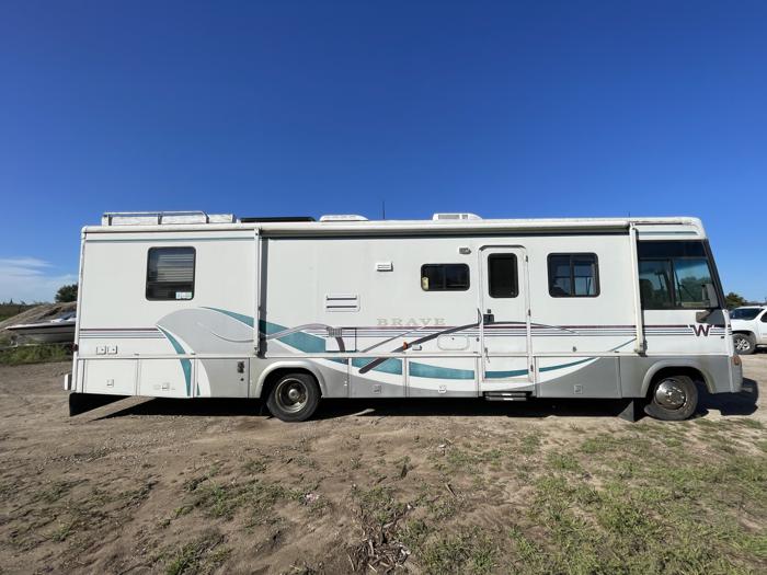1999 ford motorhome-chassis super-duty with 106821 miles for sale near elk-river, minnesota a8b0d4004b0843238f378d5e845f94e2.jpg