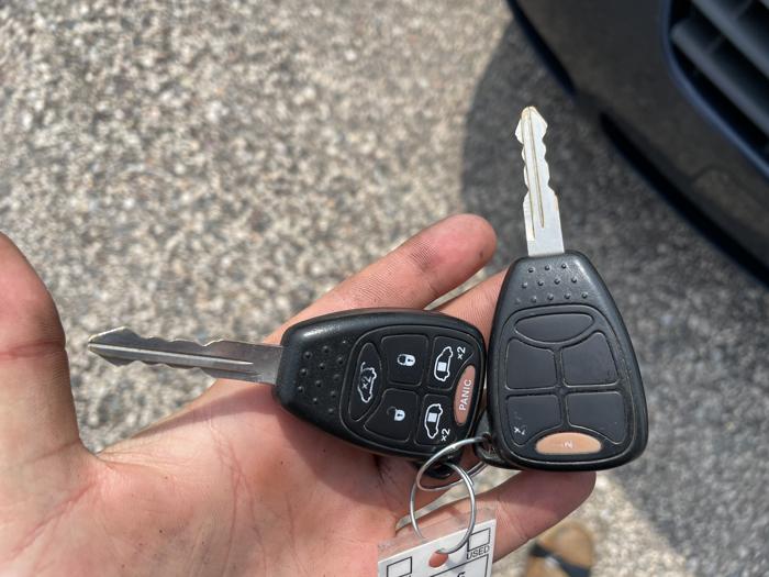 2007 chrysler town-&-country touring with 216573 miles for sale near elk-river, minnesota b053683ca1674a398bead4c040f64d35.jpg