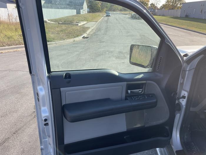 2005 ford f-150 xlt with 236468 miles for sale near elk-river, minnesota b16f87e0b8244bafa6f8a61f91deeabd.jpg