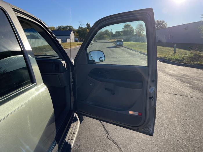 2003 gmc yukon-xl 1500 with 309803 miles for sale near elk-river, minnesota b1f3fc9ee75f488ba917b4e981d9a377.jpg