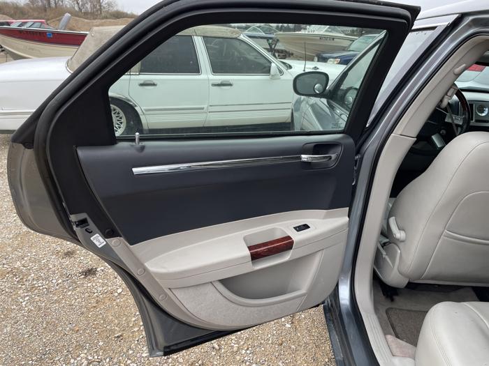 2006 chrysler 300c sel with 144880 miles for sale near elk-river, minnesota b6a89d36cf2842bda65e7aeeff7061ac.jpg