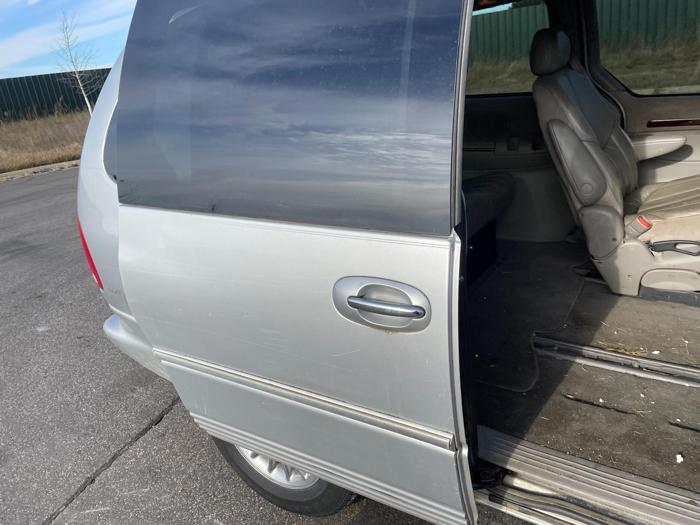 2000 chrysler town-and-country limited with 184467 miles for sale near elk-river, minnesota b84753f0e61c406eaea6304af199c38a.jpg