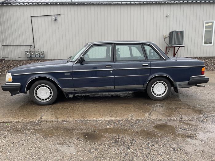 1989 volvo 240-series dl with 241920 miles for sale near elk-river, minnesota b9088041007547ee9399c4a5d8b74eab.jpg